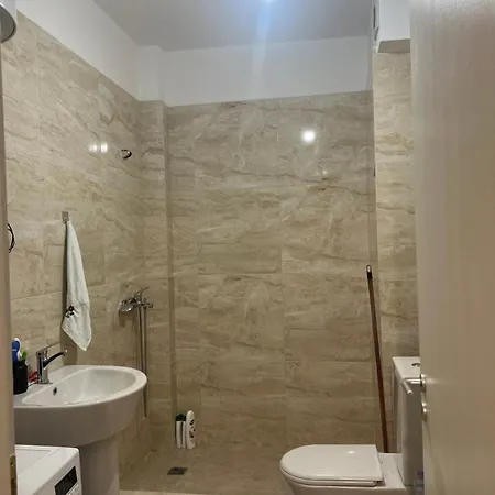 Gjiri Lalzit San Pietro Lägenhet *