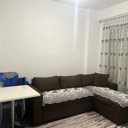 Gjiri Lalzit San Pietro Lägenhet