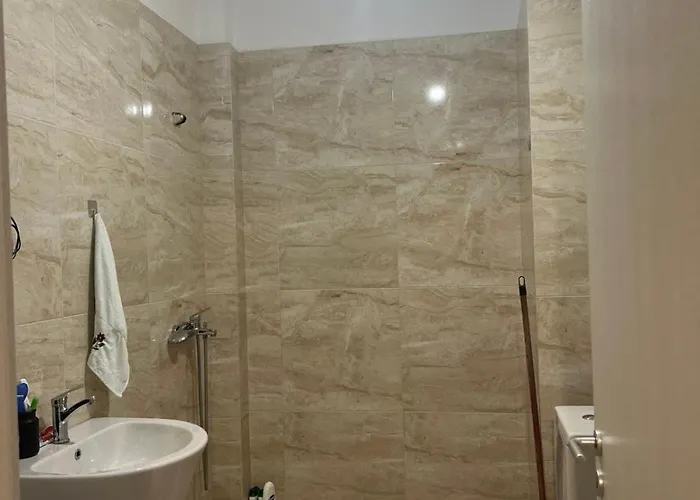 Gjiri Lalzit San Pietro Lägenhet *